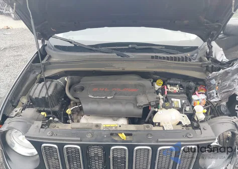 2017 Jeep Renegade Latitude 4X4 z USA, uszkodzony, nr VIN ZACCJBBBXHPG52893